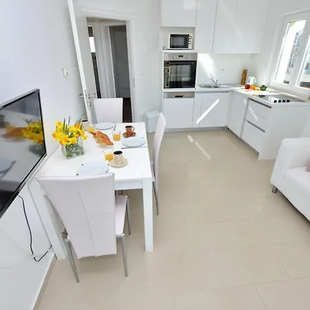 Verita Apartment *